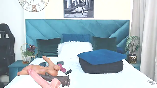 BubbleAngel online show from February 9, 2026, 4:54 am