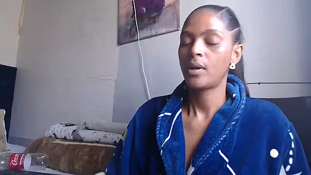 Snapshot of Sexysilverfoxxx chatting on October 28, 2025, 1:10 pm Sexysilverfoxxx online show from October 28, 2025, 1:10 pm