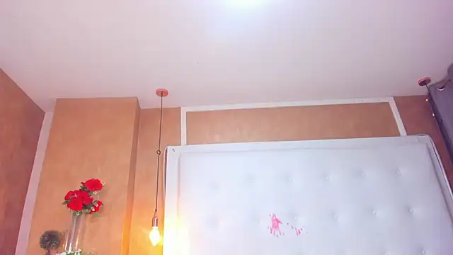 emilyadams0 online show from March 5, 2025, 10:43 pm