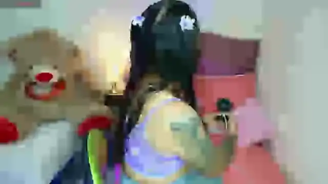 sofiasex99 online show from May 5, 2026, 8:01 pm
