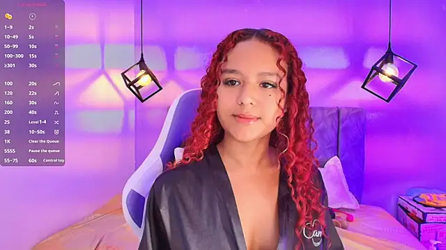 Snapshot of Sophiee_Velvet chatting on September 9, 2025, 12:47 pm Sophiee Velvet online show from September 9, 2025, 12:47 pm