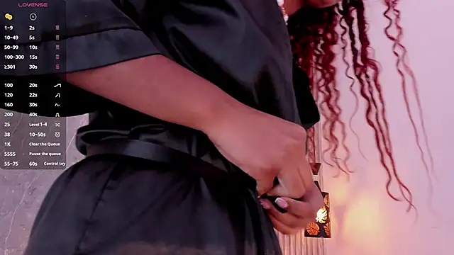 Snapshot of Sophiee_Velvet chatting on February 26, 2025, 11:32 am Sophiee Velvet online show from February 26, 2025, 11:32 am