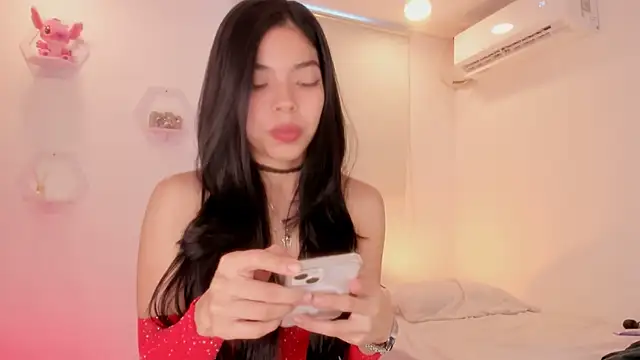 Snapshot of meganrossee69 chatting on May 11, 2026, 4:04 pm meganrossee69 online show from May 11, 2026, 4:04 pm