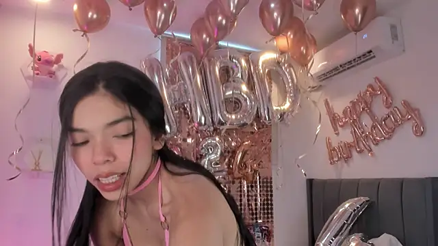 Snapshot of meganrossee69 chatting on May 18, 2026, 9:30 pm meganrossee69 online show from May 18, 2026, 9:30 pm