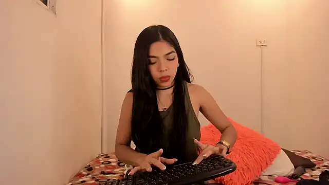 meganrossee69 online show from January 3, 2025, 3:05 am