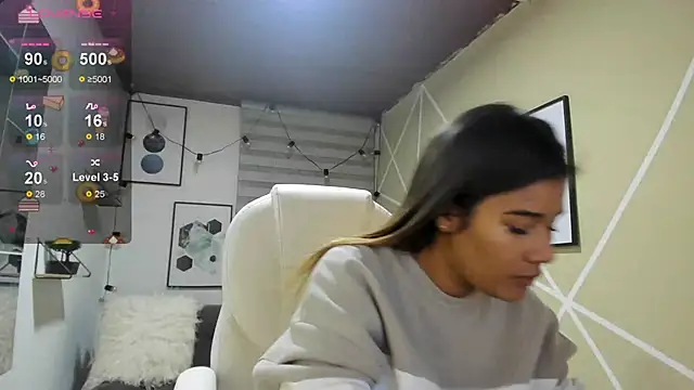 Enma  clark online show from November 10, 2025, 2:38 am