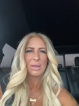 blondiluvsanal online show from February 14, 2026, 8:09 pm