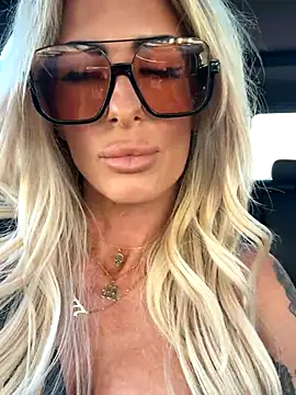 blondiluvsanal online show from October 4, 2025, 10:11 pm