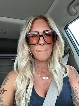 blondiluvsanal online show from October 24, 2025, 4:50 pm