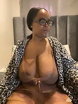 Snapshot of Saggy_areola95 chatting on July 15, 2026, 8:21 am Saggy areola95 online show from July 15, 2026, 8:21 am