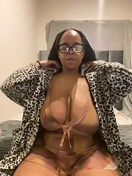 Snapshot of Saggy_areola95 chatting on July 23, 2026, 8:55 am Saggy areola95 online show from July 23, 2026, 8:55 am