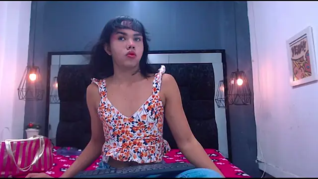 AndreaGil  online show from September 12, 2025, 7:13 pm