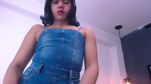 AndreaGil  online show from February 14, 2026, 7:14 pm