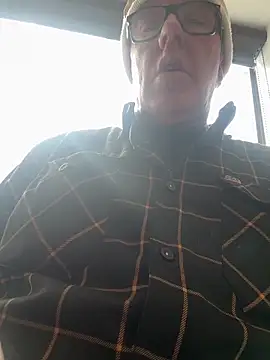 Snapshot of twist699 chatting on March 25, 2026, 9:14 pm twist699 online show from March 25, 2026, 9:14 pm