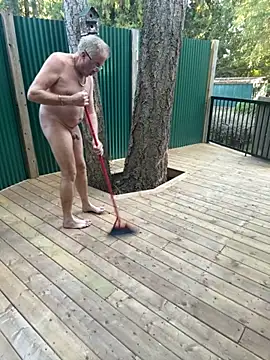 Snapshot of twist699 chatting on October 9, 2025, 4:40 pm twist699 online show from October 9, 2025, 4:40 pm