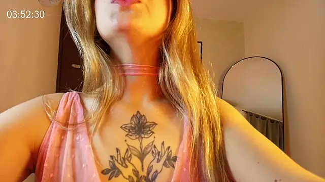 Snapshot of SweetJennaa chatting on June 26, 2026, 3:45 am SweetJennaa online show from June 26, 2026, 3:45 am