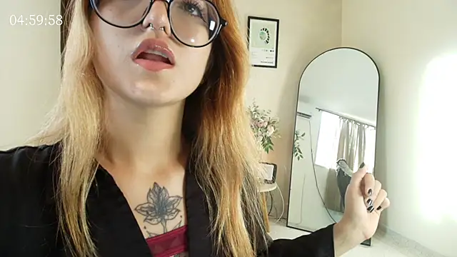 Snapshot of SweetJennaa chatting on July 15, 2026, 10:06 pm SweetJennaa online show from July 15, 2026, 10:06 pm