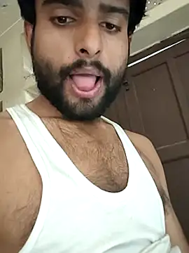 PRIYANHUxh online show from June 3, 2026, 9:54 am