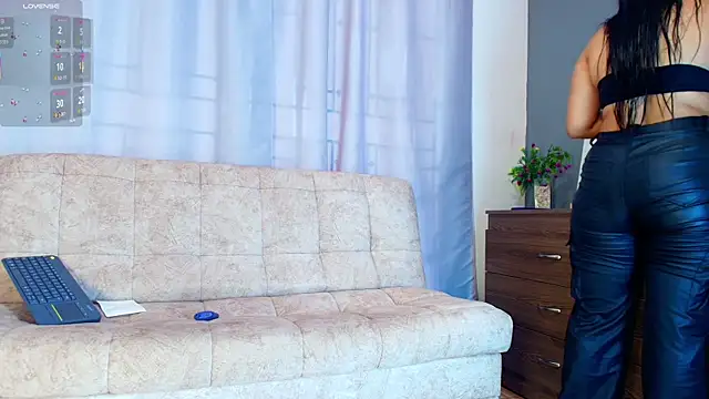 jade brunnette online show from November 6, 2025, 8:13 pm