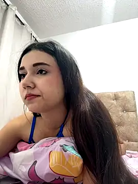 mia cooper 24 online show from November 7, 2025, 3:22 am