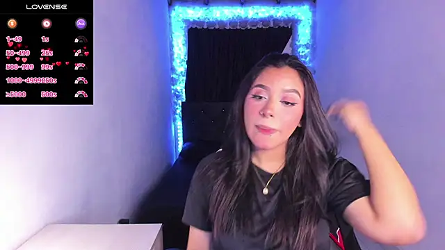 Snapshot of Mariana_Hasper_ chatting on March 5, 2025, 12:49 am Mariana Hasper  online show from March 5, 2025, 12:49 am