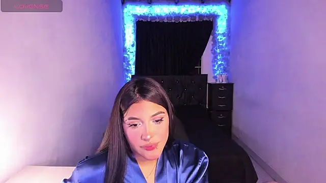 Snapshot of Mariana_Hasper_ chatting on February 13, 2025, 12:13 am Mariana Hasper  online show from February 13, 2025, 12:13 am