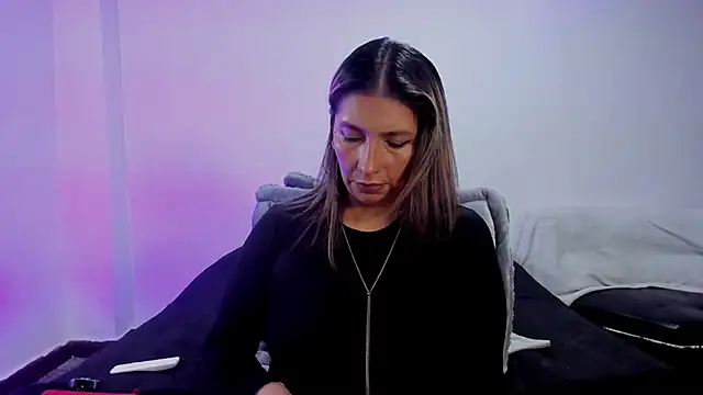 MichelleManson online show from October 10, 2025, 9:10 am