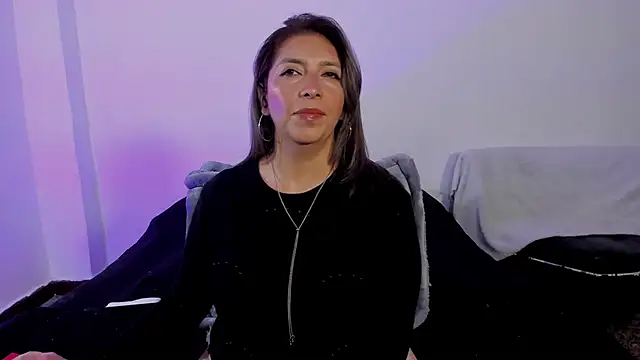 MichelleManson online show from November 22, 2025, 10:25 am