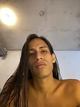 Snapshot of AlexaWarner chatting on June 22, 2026, 10:07 pm AlexaWarner online show from June 22, 2026, 10:07 pm
