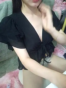 Snapshot of Lovely_kute chatting on July 13, 2026, 3:33 pm Lovely kute online show from July 13, 2026, 3:33 pm