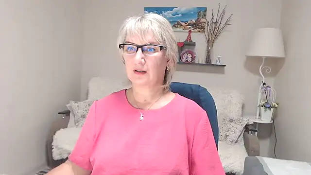 Snapshot of FleurMays chatting on October 6, 2025, 4:57 am FleurMays online show from October 6, 2025, 4:57 am