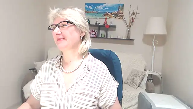 Snapshot of FleurMays chatting on March 7, 2025, 6:13 am FleurMays online show from March 7, 2025, 6:13 am