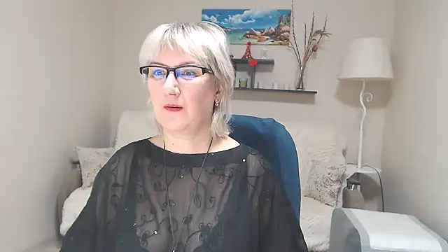 Snapshot of FleurMays chatting on February 10, 2025, 8:20 am FleurMays online show from February 10, 2025, 8:20 am