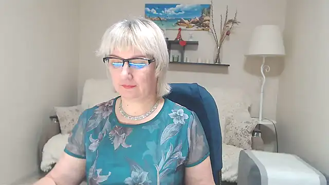 Snapshot of FleurMays chatting on February 9, 2025, 9:26 am FleurMays online show from February 9, 2025, 9:26 am