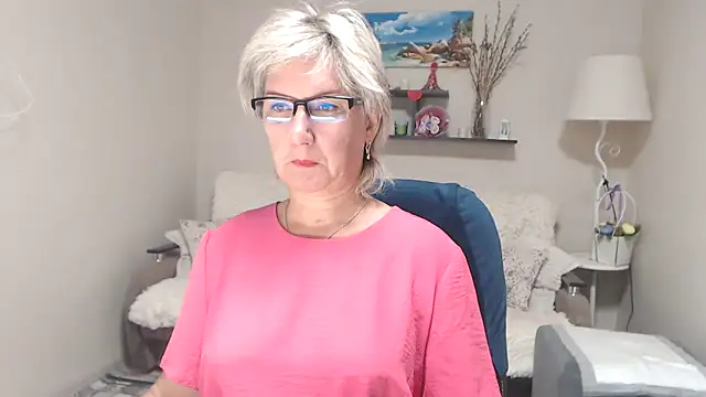 Snapshot of FleurMays chatting on September 26, 2025, 2:07 am FleurMays online show from September 26, 2025, 2:07 am