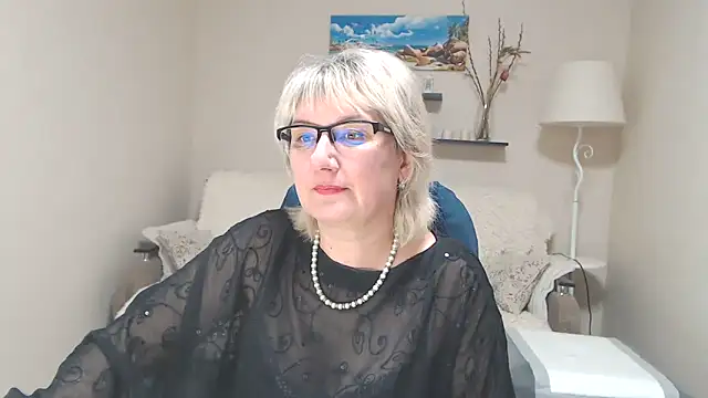 Snapshot of FleurMays chatting on February 26, 2025, 10:49 am FleurMays online show from February 26, 2025, 10:49 am