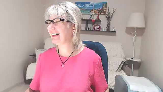 Snapshot of FleurMays chatting on July 10, 2026, 6:46 am FleurMays online show from July 10, 2026, 6:46 am