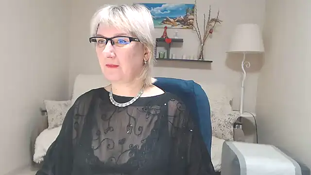 Snapshot of FleurMays chatting on February 10, 2025, 2:41 am FleurMays online show from February 10, 2025, 2:41 am