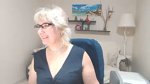 Snapshot of FleurMays chatting on February 22, 2025, 12:08 pm FleurMays online show from February 22, 2025, 12:08 pm