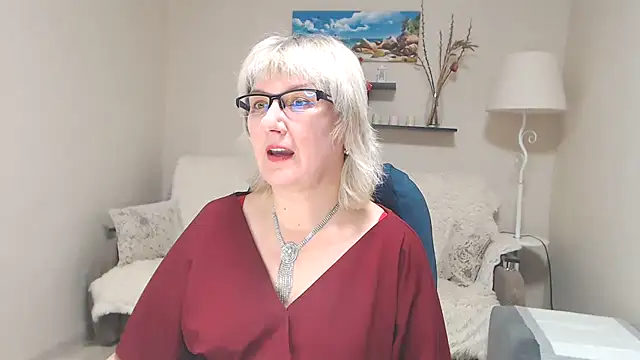 Snapshot of FleurMays chatting on February 17, 2025, 10:51 am FleurMays online show from February 17, 2025, 10:51 am
