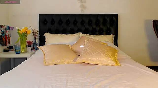 Goddess Squirt  online show from March 13, 2025, 2:05 am