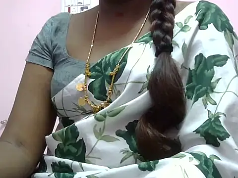 Snapshot of Hot_akshara chatting on November 5, 2025, 1:36 pm Hot akshara online show from November 5, 2025, 1:36 pm