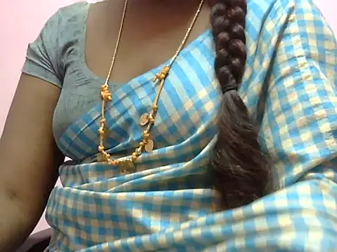 Snapshot of Hot_akshara chatting on January 15, 2026, 11:35 am Hot akshara online show from January 15, 2026, 11:35 am