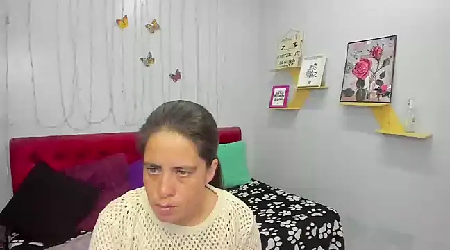 Snapshot of kathina_giraldo chatting on February 13, 2025, 12:32 pm kathina giraldo online show from February 13, 2025, 12:32 pm
