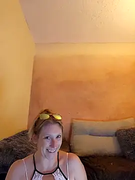 lilyhornyhousewife online show from September 21, 2025, 9:36 am