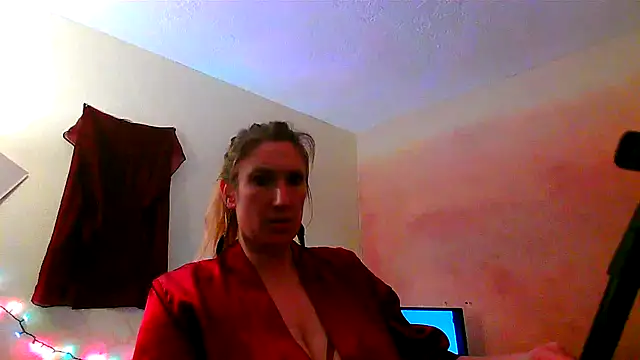 lilyhornyhousewife online show from January 5, 2025, 9:15 am