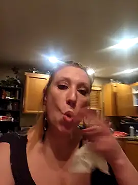 lilyhornyhousewife online show from January 19, 2025, 12:39 pm