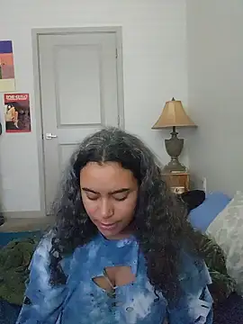 cinnaminnie online show from June 1, 2026, 5:34 pm