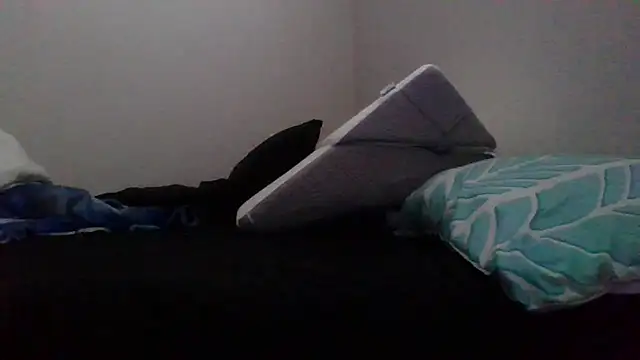 cinnaminnie online show from November 19, 2025, 6:52 pm