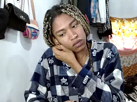 miriam775 online show from February 26, 2025, 1:43 pm